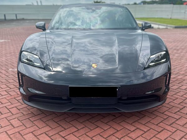 PORSCHE TAYCAN II 4+1 TL (Y1A)