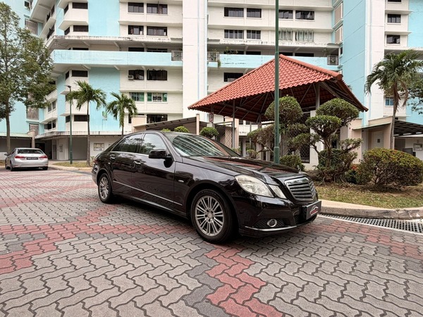 MERCEDES BENZ E 200CGI