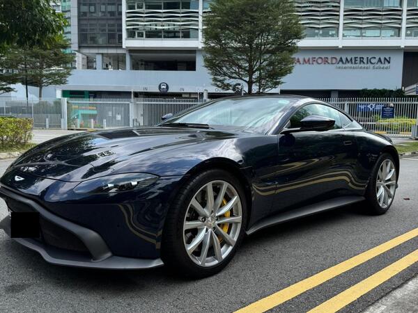 ASTON MARTIN VANTAGE