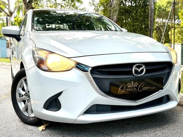 MAZDA 2 HATCHBACK 1.5 AT STANDARD 2WD