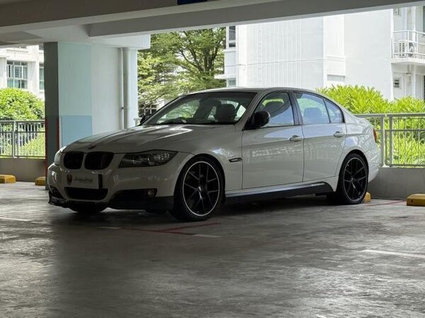 BMW 323I AT 2.5L ABS D/AIRBAG HID 2WD 4DR