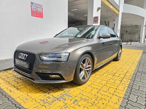AUDI A4 1.8 TFSI MU (NAVIGATION & XENON)