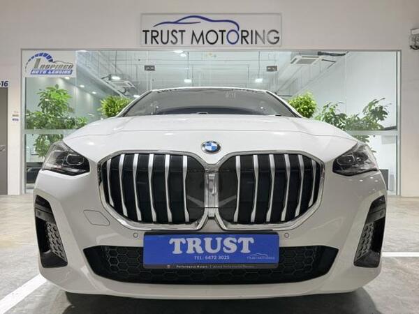 VOLVO XC40 T5 R-DESIGN