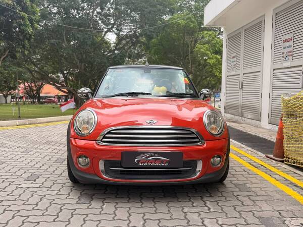 MINI COOPER CONVERTIBLE 1.6 AT ABS D/AB 2WD