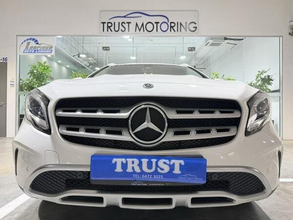 MERCEDES BENZ GLA180 URBAN (R18 LED)