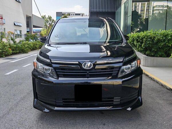 TOYOTA VOXY 2.0X A