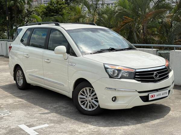 SSANGYONG STAVIC 2.0D AUTO 2WD 9 SEATER