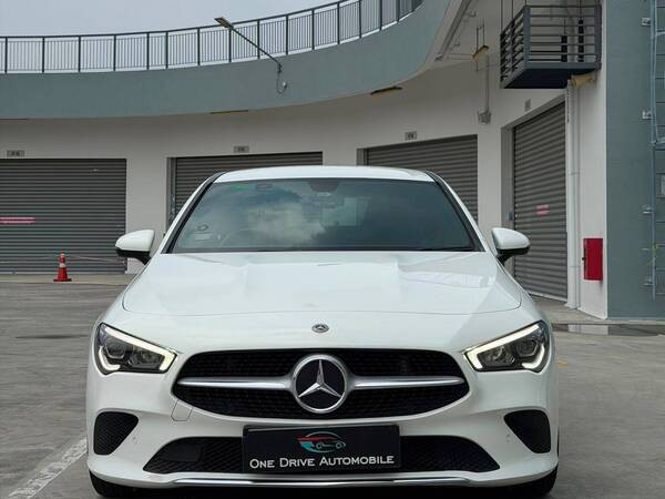 MERCEDES BENZ CLA180 COUPE PROGRESSIVE