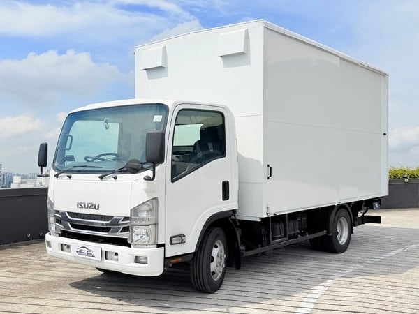 ISUZU NPR75UH5A MT