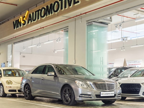 MERCEDES BENZ E 250