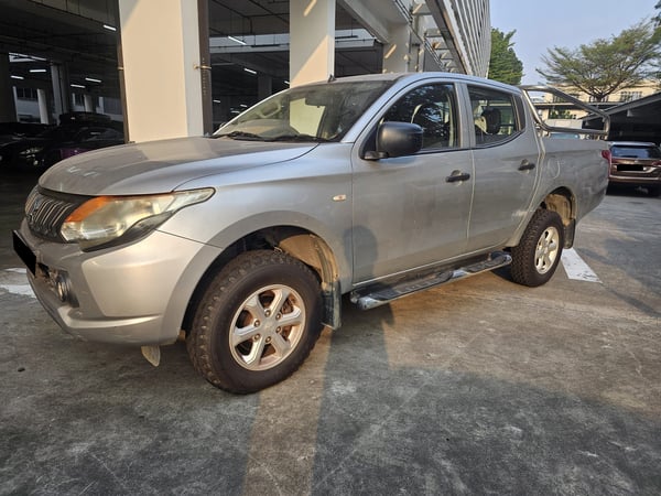 MITSUBISHI L200 DOUBLE CAB 2.4 MT