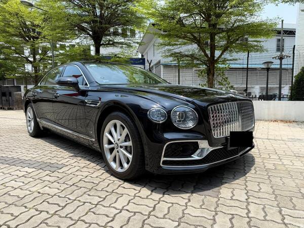 BENTLEY FLYING SPUR V8 AUTO