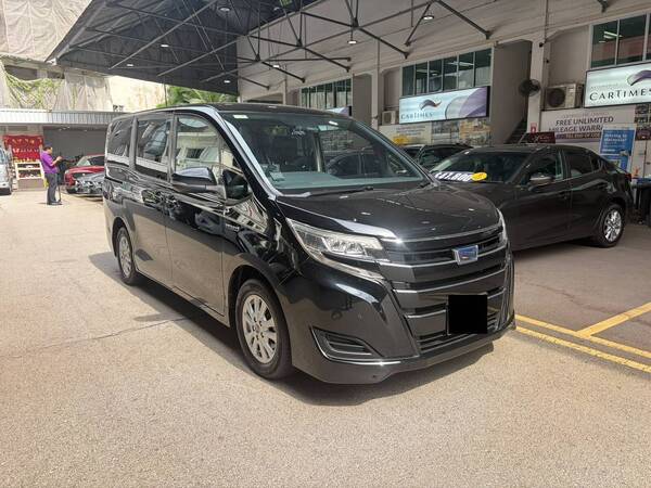 TOYOTA NOAH HYBRID 1.8X CVT