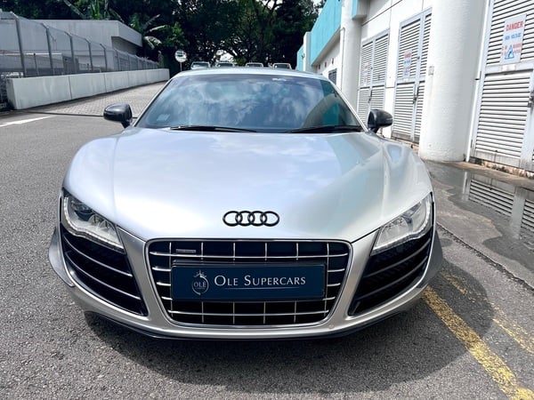 AUDI R8 5.2 FSI QU R TRONIC