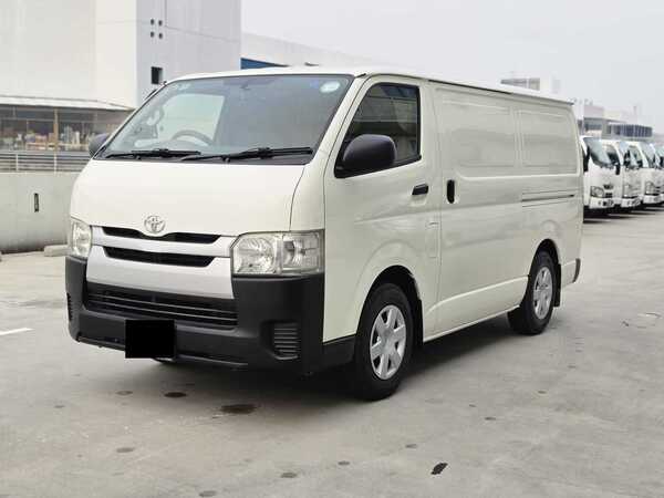 TOYOTA  HIACE VAN TURBO 5 DR MANUAL