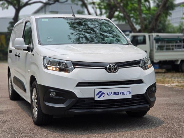 TOYOTA PROACE CITY ICON LWB EV 50KW