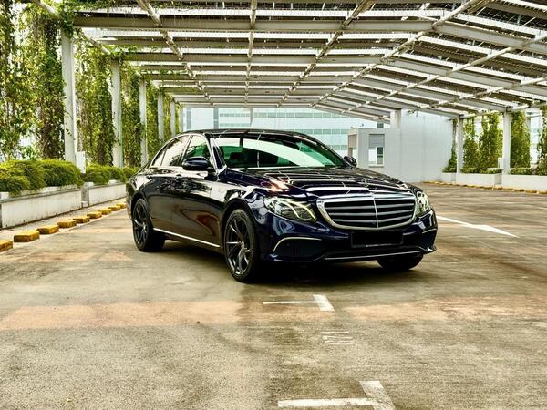 MERCEDES BENZ E200 EXCLUSIVE (R18 LED)