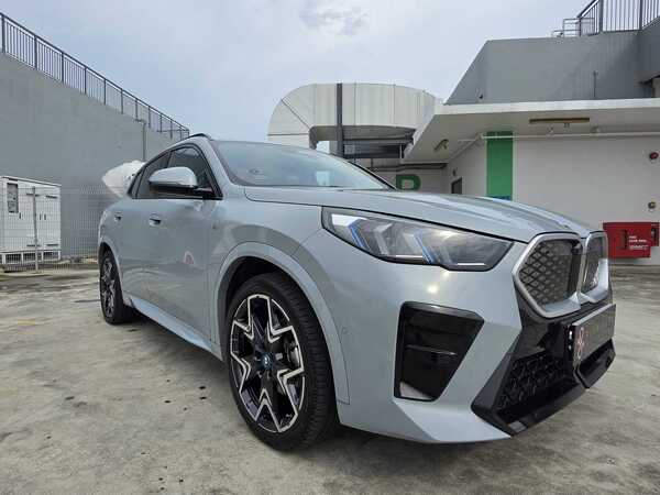 BMW IX2 EDRIVE20 MSPT ALED