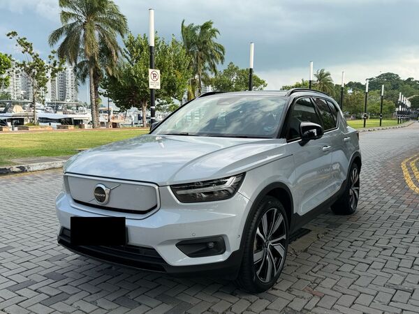 VOLVO XC40 RECHARGE TWIN PURE ELECTRIC