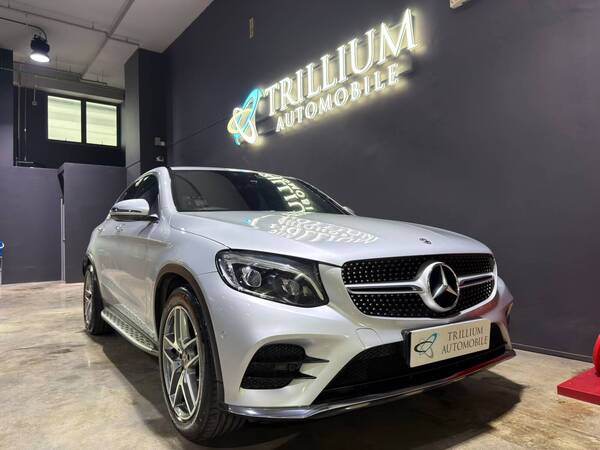 MERCEDES BENZ GLC250 4MATIC COUPE AMG LINE (R19 LED)