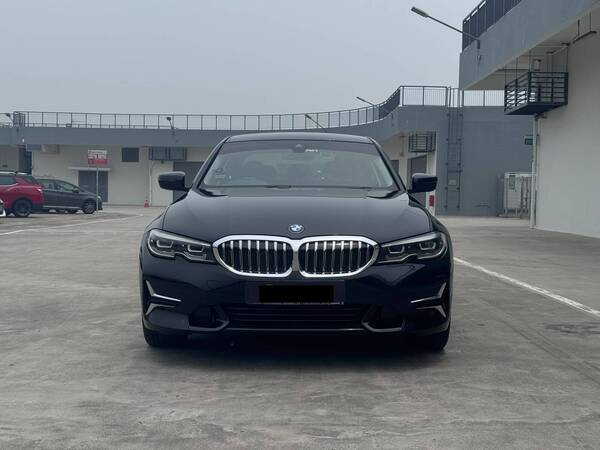BMW 330I NAV LED HEADLIGHT