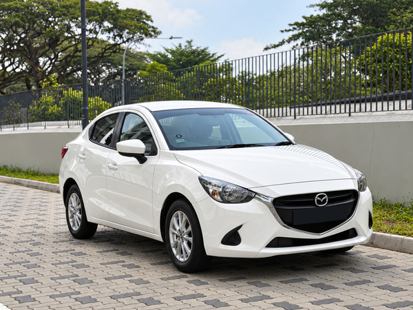 MAZDA 2 SEDAN 1.5 AT STANDARD PLUS EU6