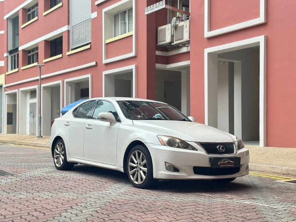 LEXUS IS250 AUTO STD FL